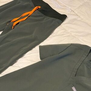 Olive Figs Scrub Set XXS top, XS pant